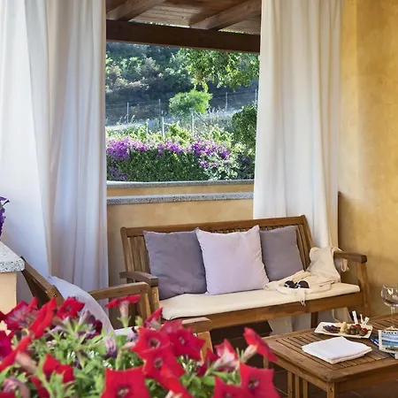 Landhaus Relais Fenicottero Rosa Porto Taverna