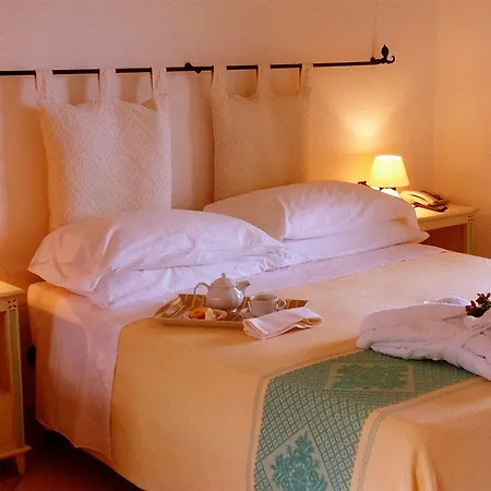 Landhaus Relais Fenicottero Rosa Porto Taverna