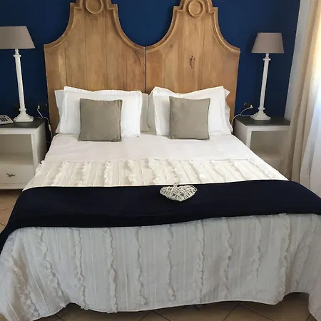 Relais Fenicottero Rosa Porto Taverna