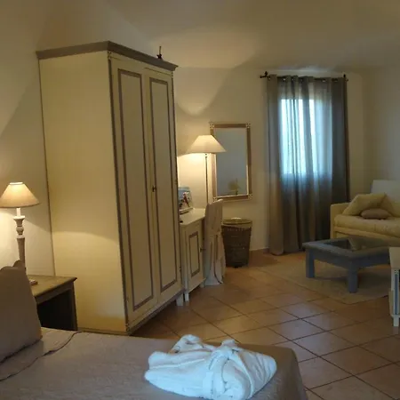 Relais Fenicottero Rosa Porto Taverna