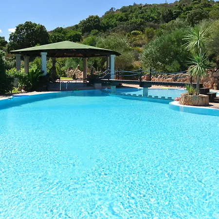 Landhaus Relais Fenicottero Rosa Porto Taverna